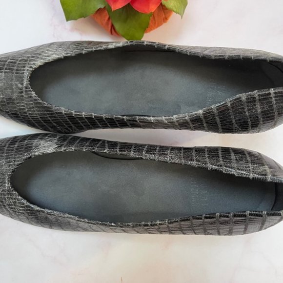 STUART WEITZMAN Snake Print Leather Chunky Heels 7 1/2 M - Picture 5 of 7